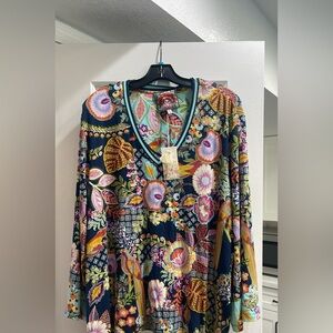 Do not buy/sold Johnny was size xxl Janie favorite v neck kimono sleeve tee